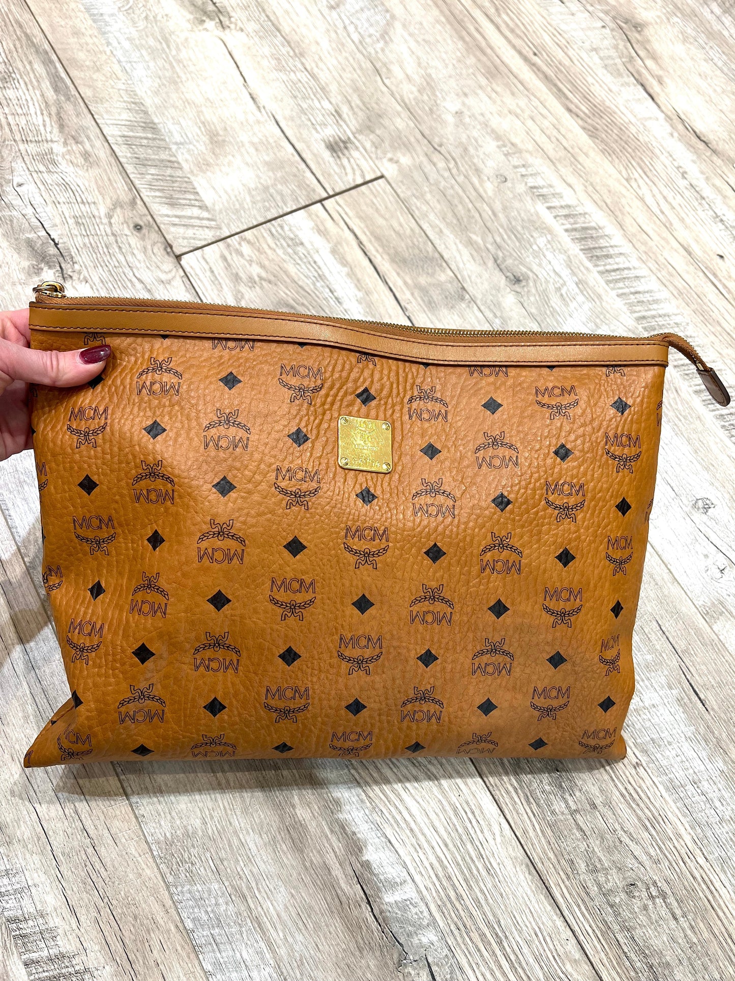 MAmeliaLARGE ZIP POUCH WRISTLET