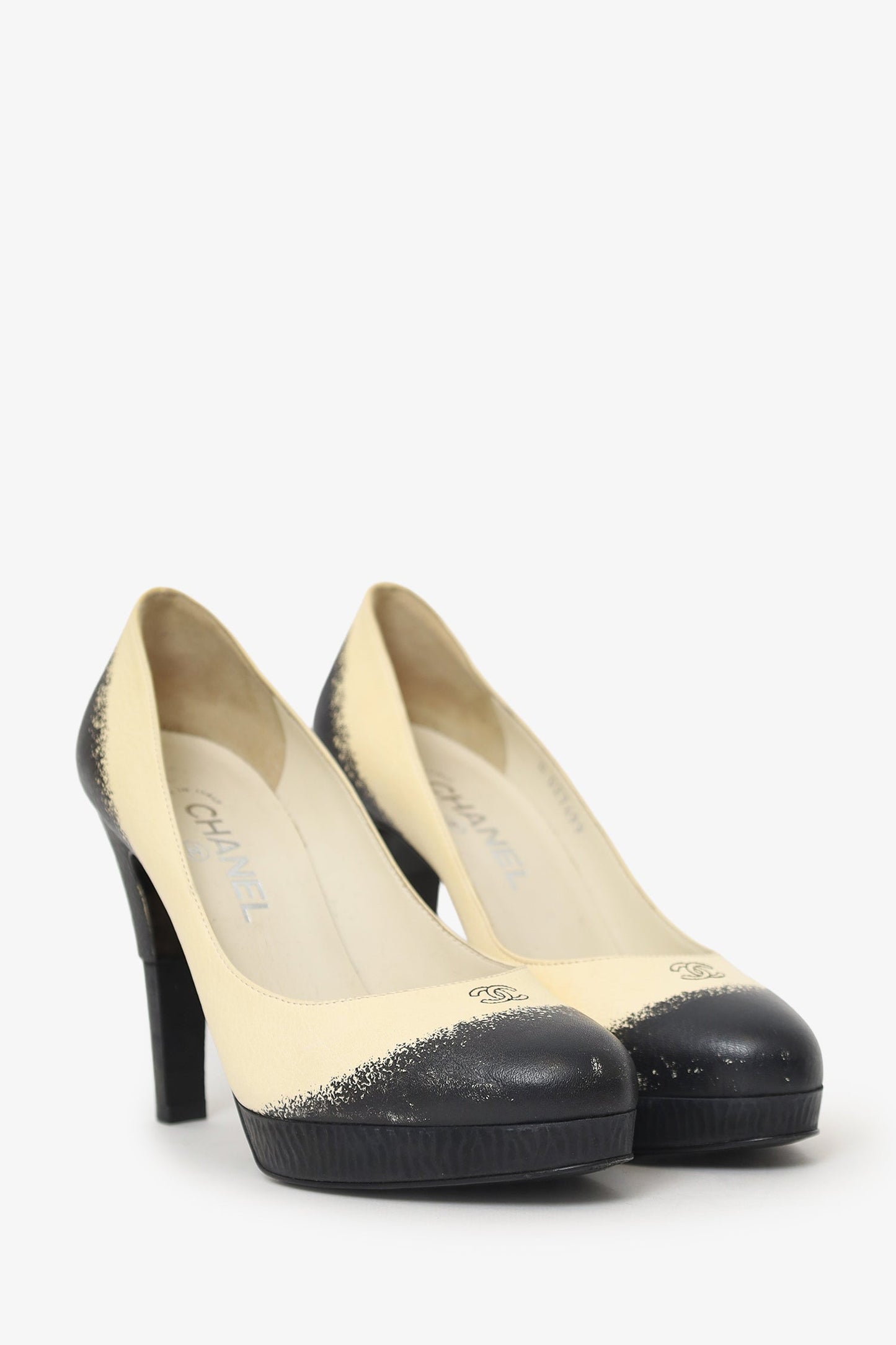 Chanel™ Beige/Black Leather CC Platform Pumps Size 38.5