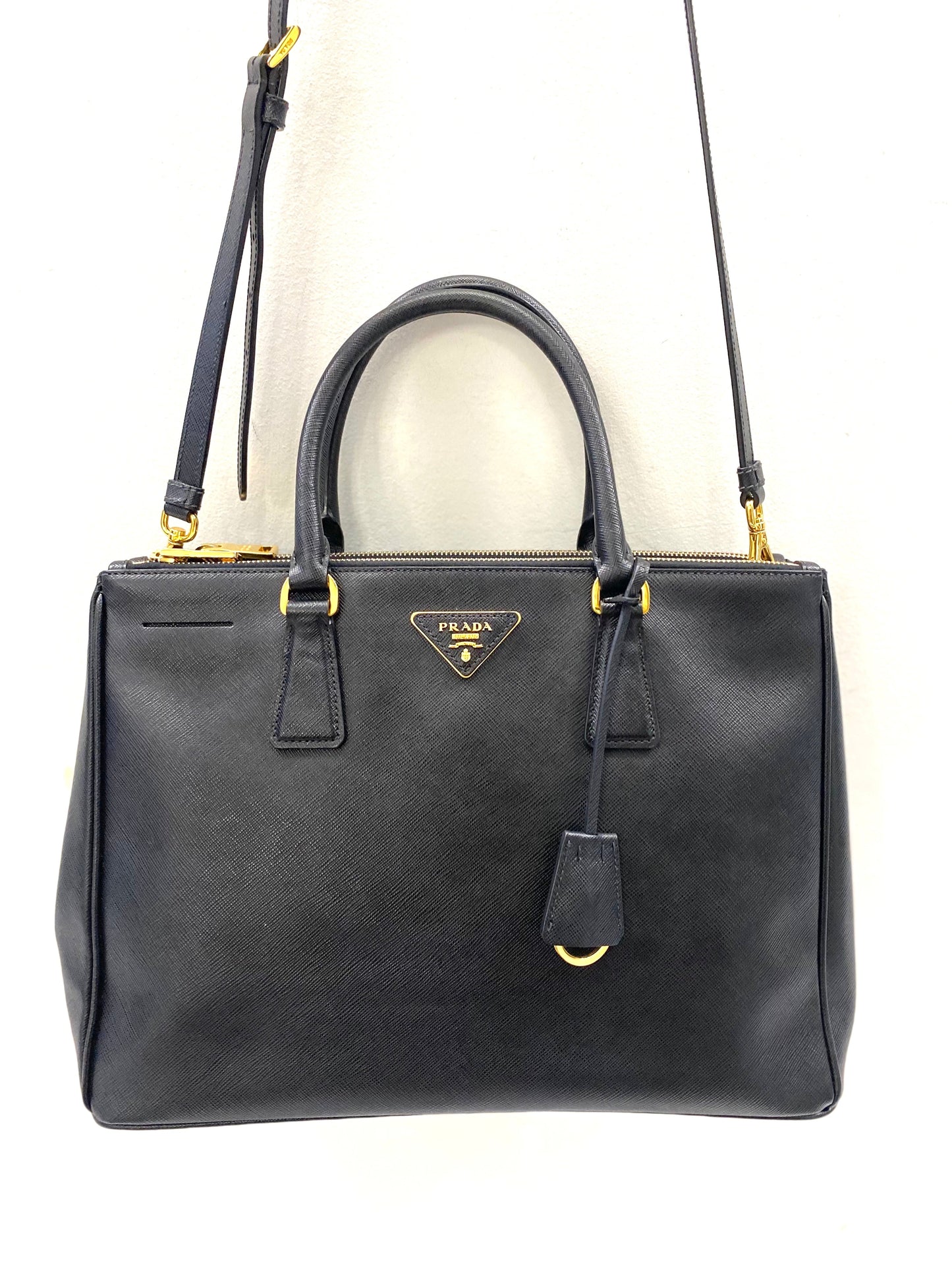 PRD SAFFIANO LEATHER GALLERIA TOTE BAG