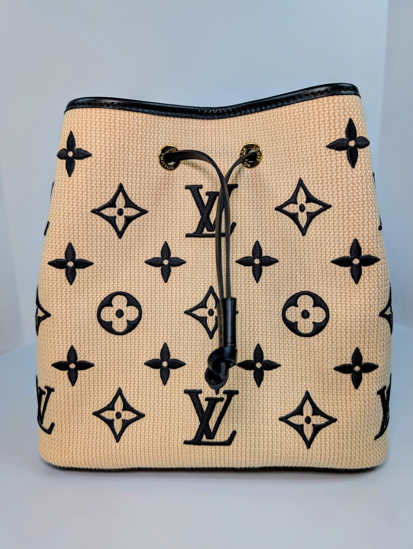 Louis Vuitton Cream NeoNoe MM Bucket Bag