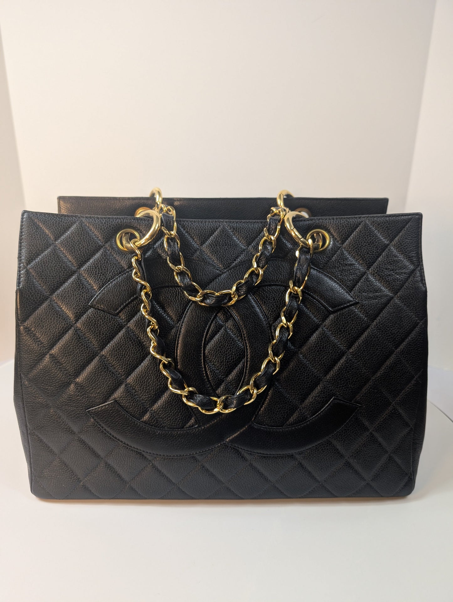 Chanel   Black Quilted Caviar Grand Shopping Tote (GST), 24K gold plated