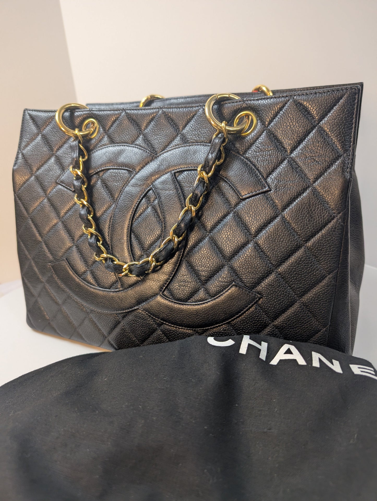 Chanel   Black Quilted Caviar Grand Shopping Tote (GST), 24K gold plated