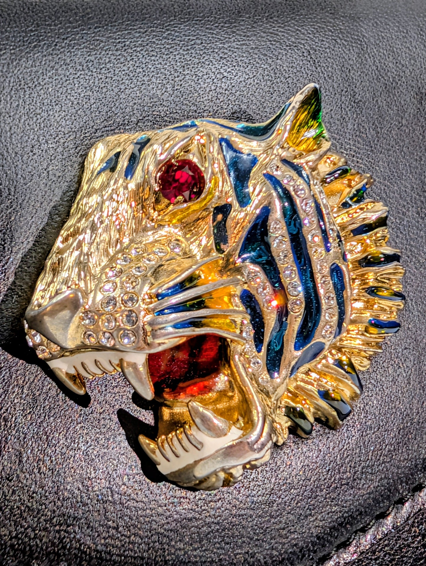Gucci Black Rajah Broadway Smooth Leather Jeweled Tiger Head Clutch