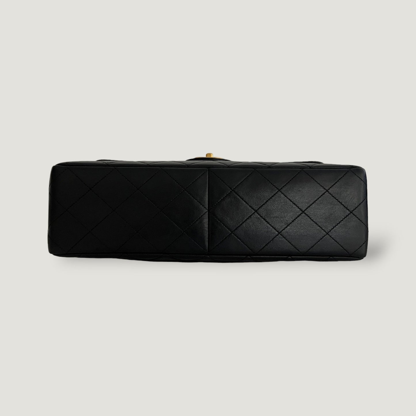 CHANEL CLASSIC JUMBO BAG