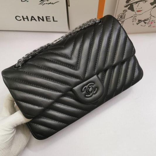 CHL -  Chevron Classic Handbag Black Hardware Black For Women, Women’s Bags, Shoulder And Crossbody Bags 10.2in/26cm