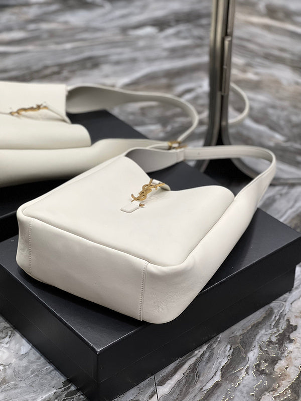 Amelia - YSL Bag - 2486