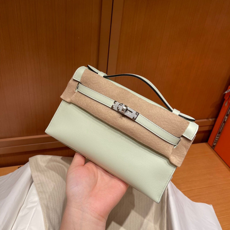 Amelia - HMS Bags - 1664
