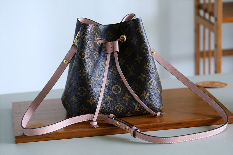 Fan Fashion Lu-Vi bags - 8578