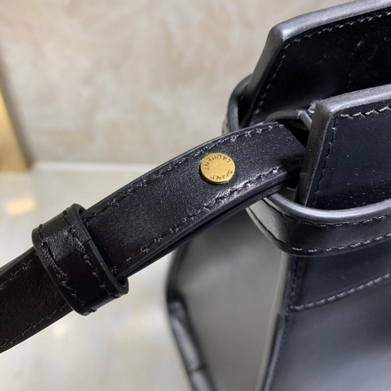 Amelia - YSL Bag - 2932