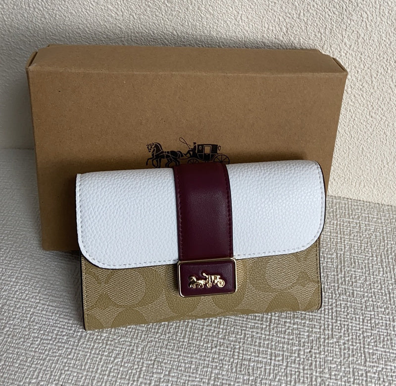Amelia-i CAH Bags - 008