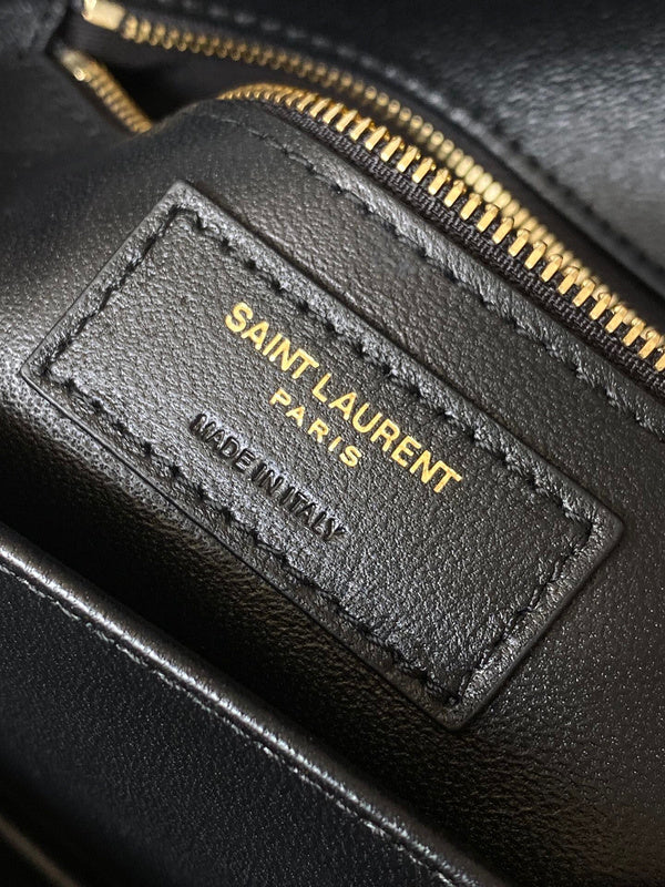 Amelia - YSL Bag - 3678