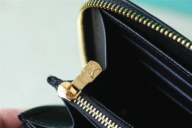 Fan Fashion Lu-Vi bags - 8732