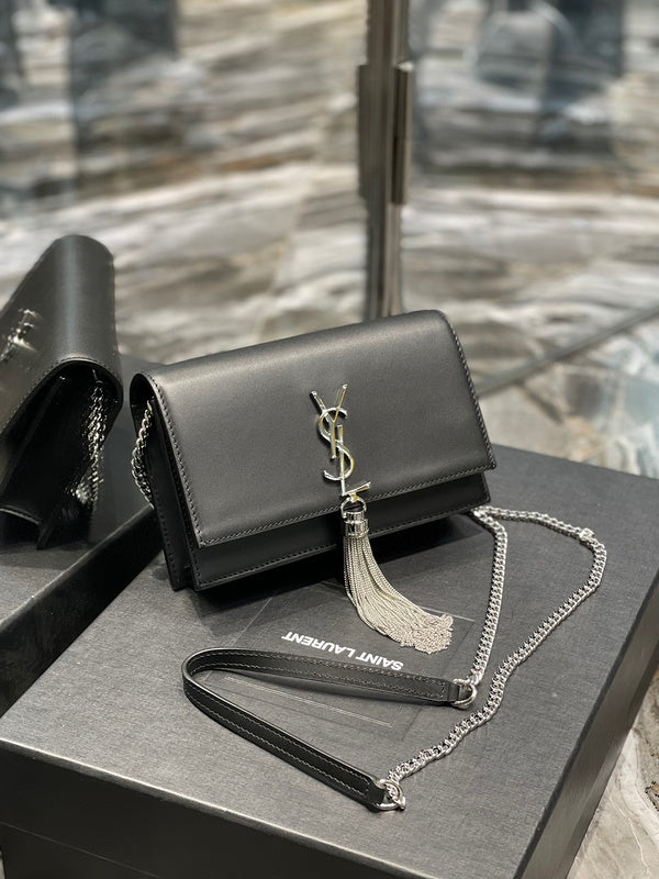 Amelia - YSL Bag - 1939