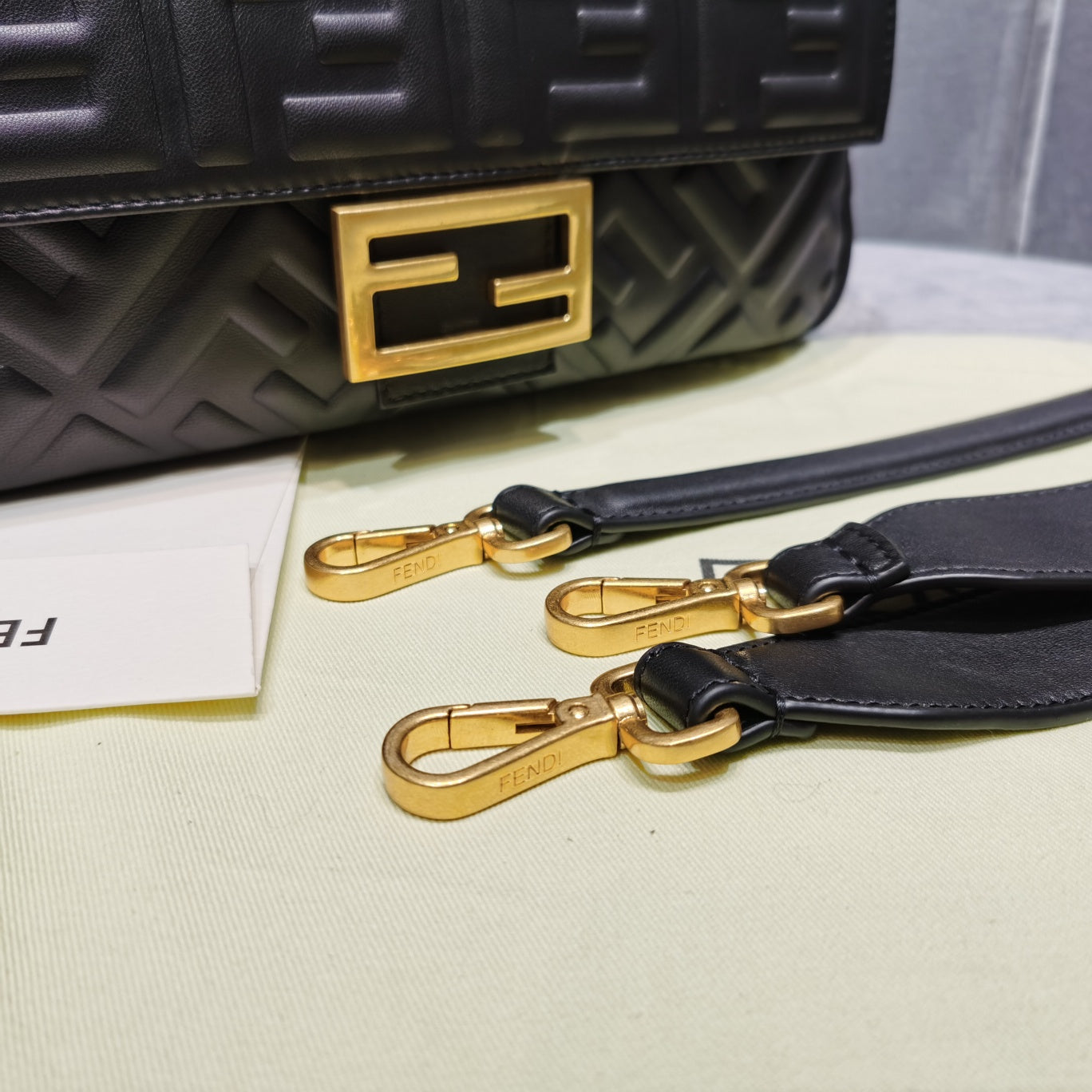 Amelia-  FND BAGS  - 211
