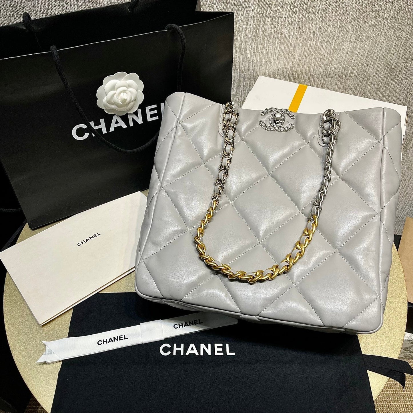 Chanel - Luxury Bag - CHL - 722