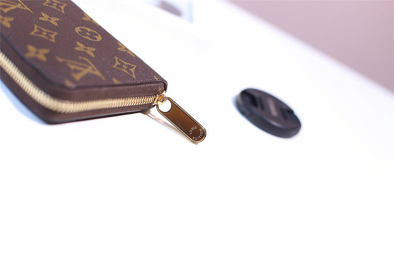 Fan Fashion Lu-Vi bags - 10874