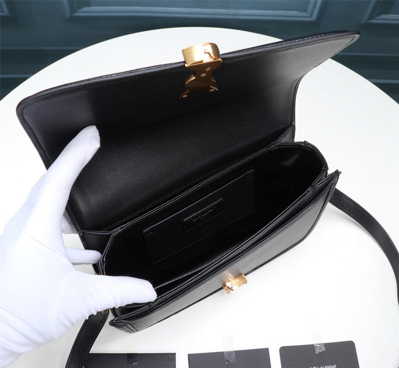 Amelia - YSL Bag - 2136