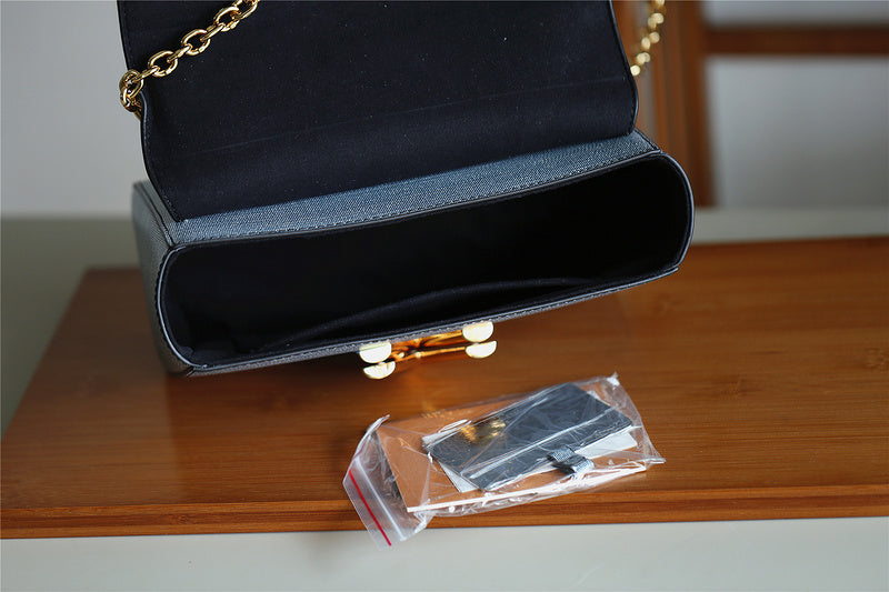 Fan Fashion Lu-Vi bags - 8492