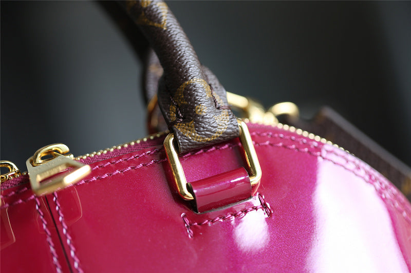 Fan Fashion Lu-Vi bags - 8282