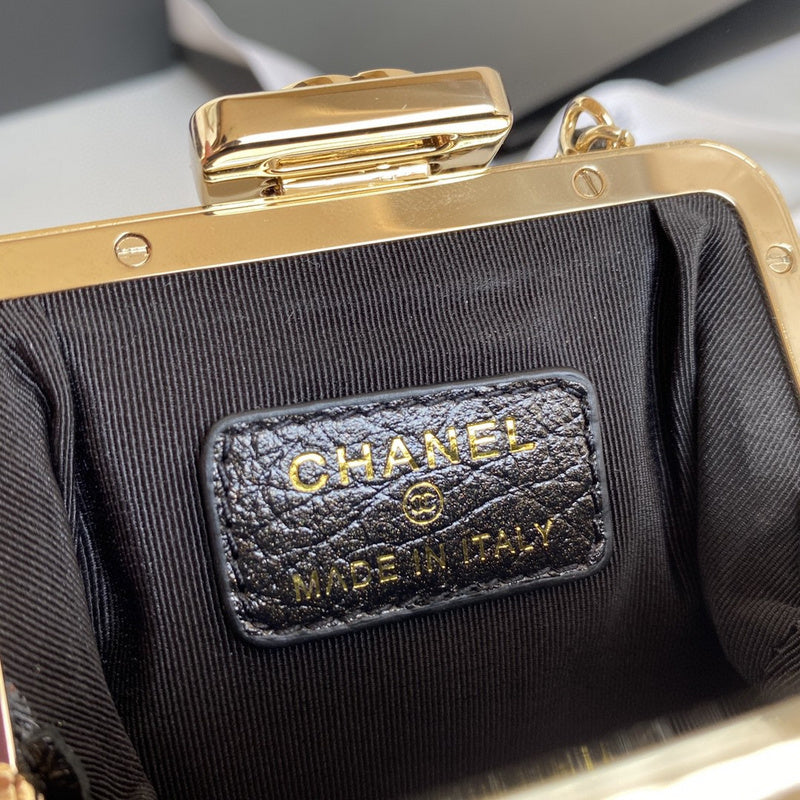 Wellow Bags - Chanel - Bags  - 558