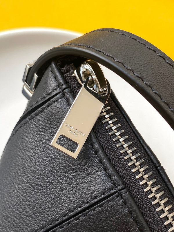 Amelia - YSL Bag - 4170