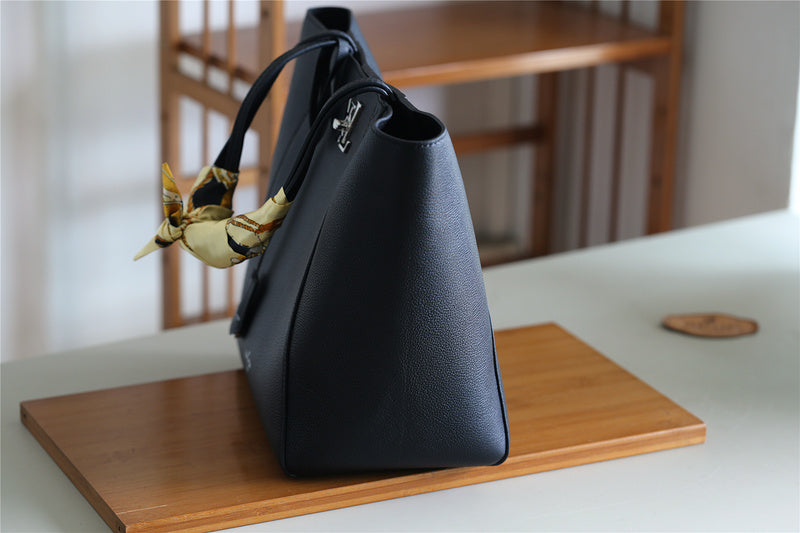 Fan Fashion Lu-Vi bags - 8248