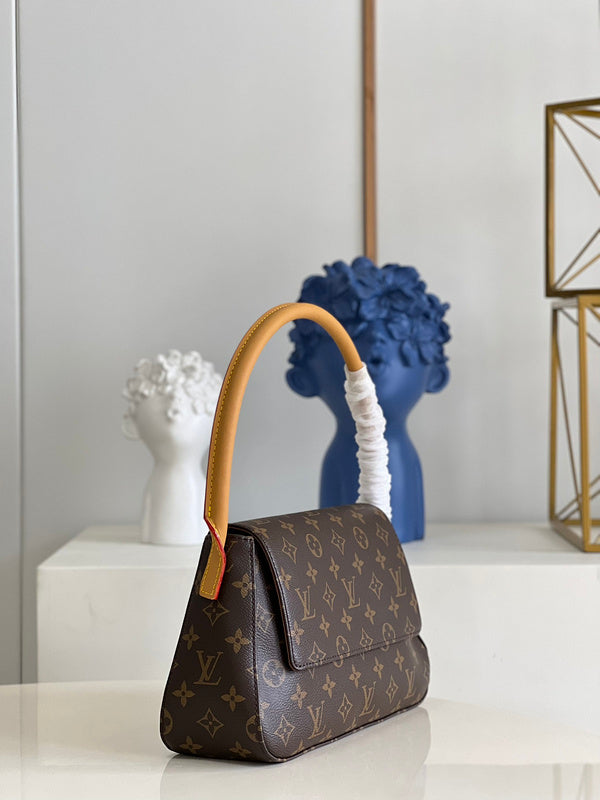 Fan Fashion Lu-Vi Bags - 16625