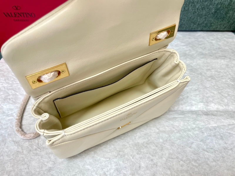 Amelia's Bag Gallery - VEL Bags - 584