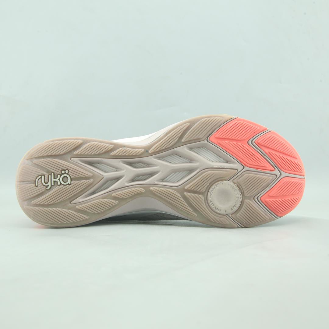 RYKA  DAUNTLESS