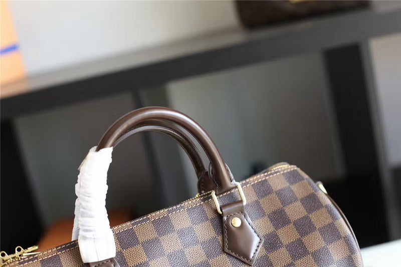 Fan Fashion Lu-Vi bags - 8150