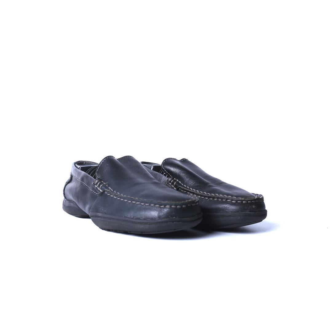 KENNETH COLE REACTION .