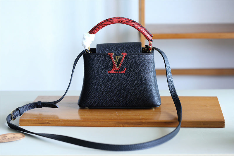 Fan Fashion Lu-Vi bags - 8347