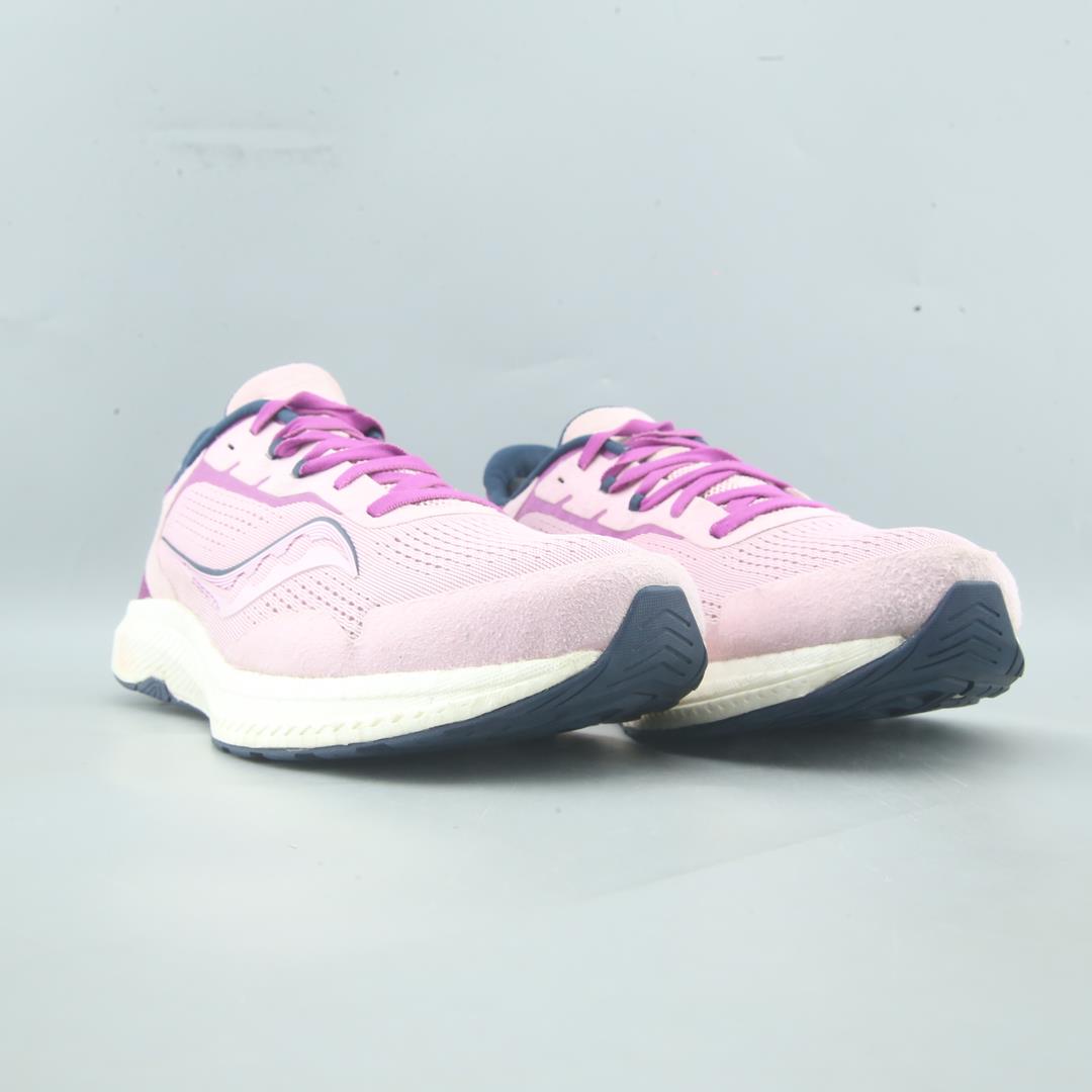 SAUCONY FREEDOM 4