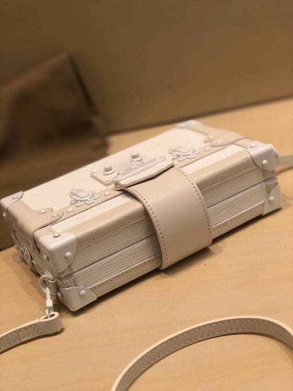 Fan Fashion Lu-Vi bags - 17765