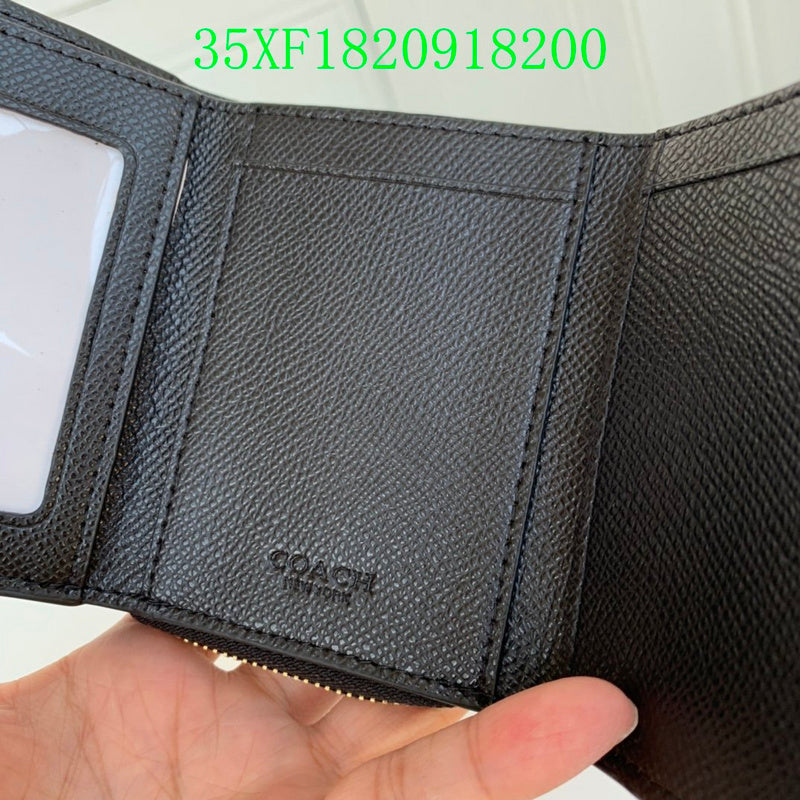 Amelia - CAH Wallet - 077