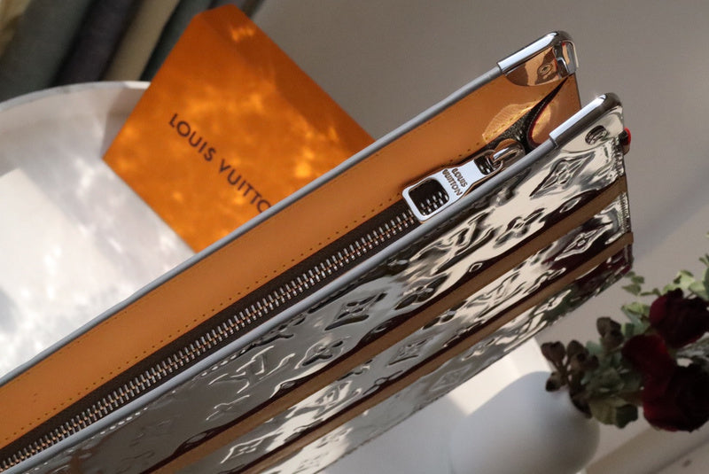 Fan Fashion Lu-Vi bags - 17175