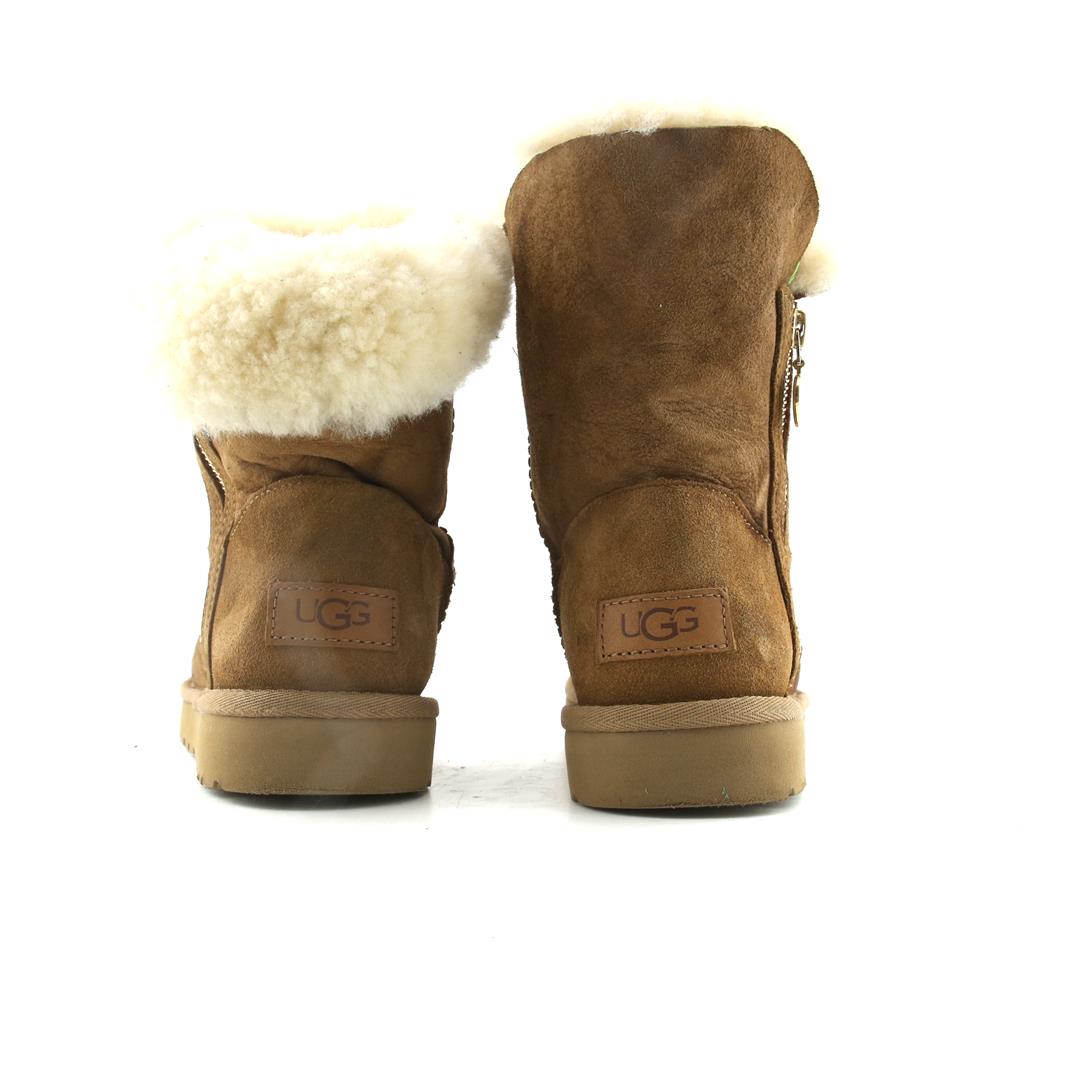 UGG  BAILEY ZIP SHORT