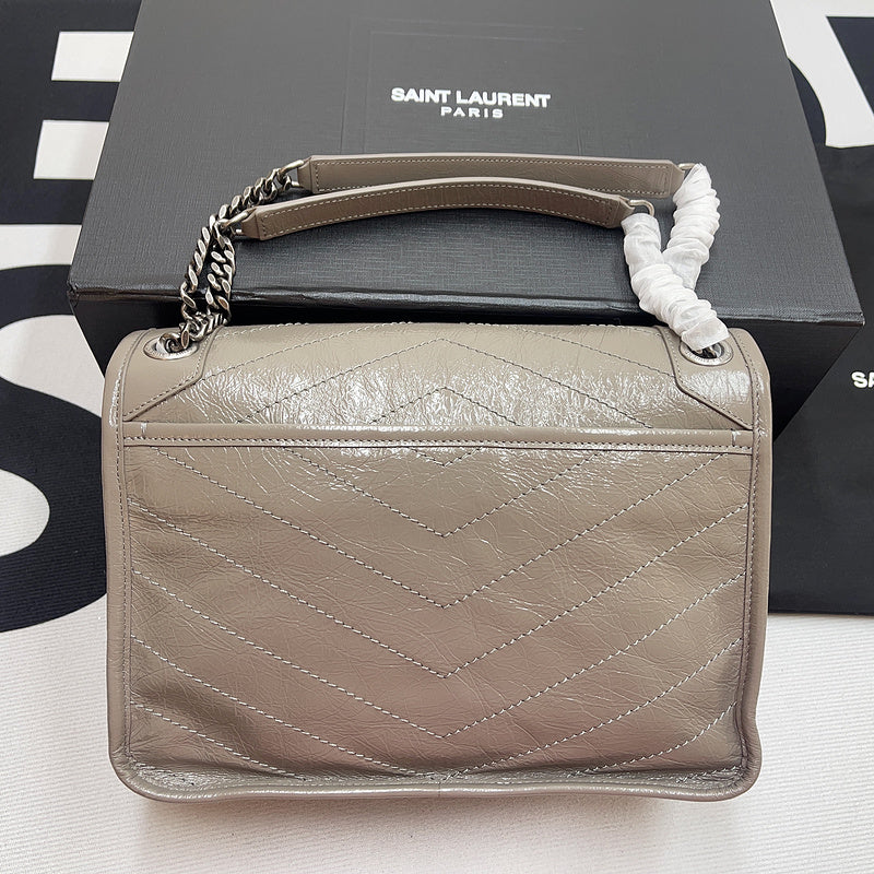 Amelia - YSL Bag - 2242