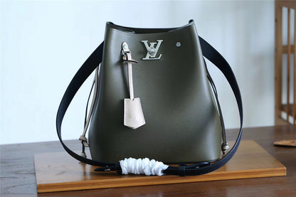 Fan Fashion Lu-Vi bags - 8566