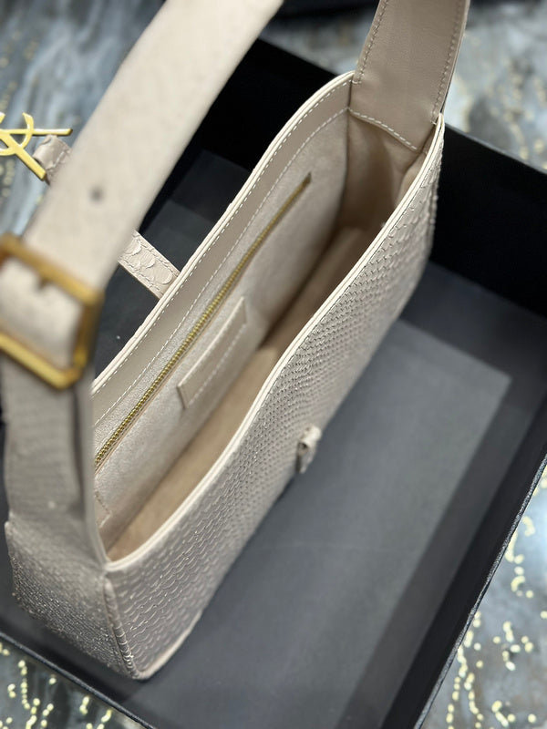 Amelia - YSL Bag - 2492