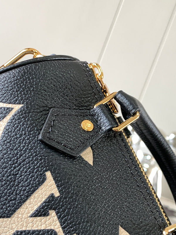 Amelia's Bag Gallery - LOV Bags - 1315