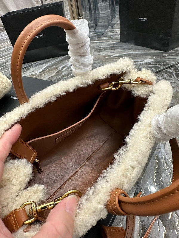 Amelia - YSL Bag - 3937