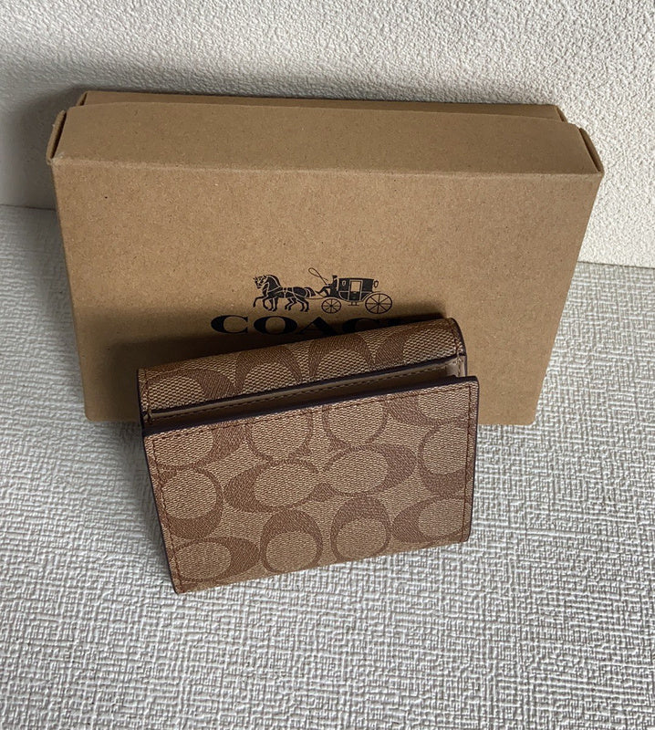 Amelia-i CAH Bags - 011