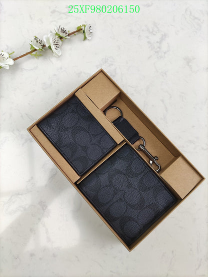 Amelia - CAH Wallet - 010