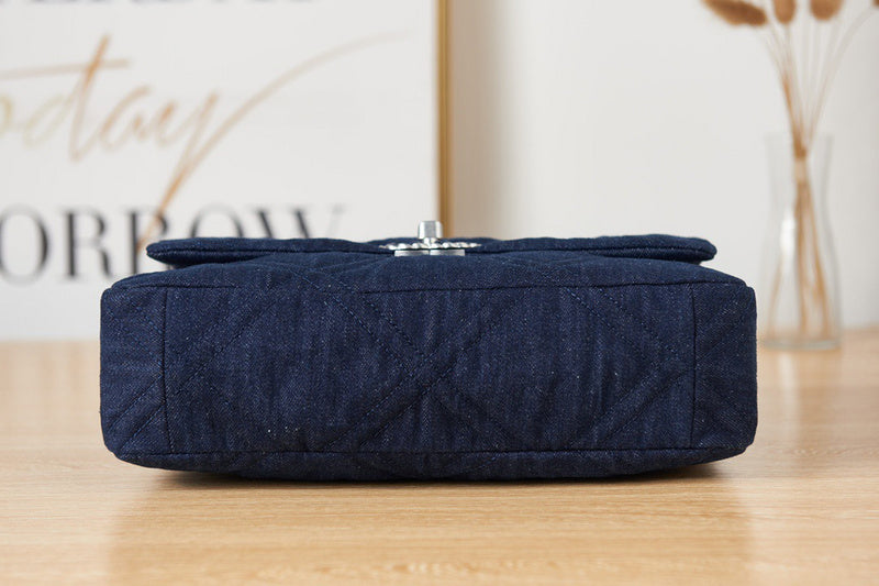 Amelia - CHL Bags - 2011