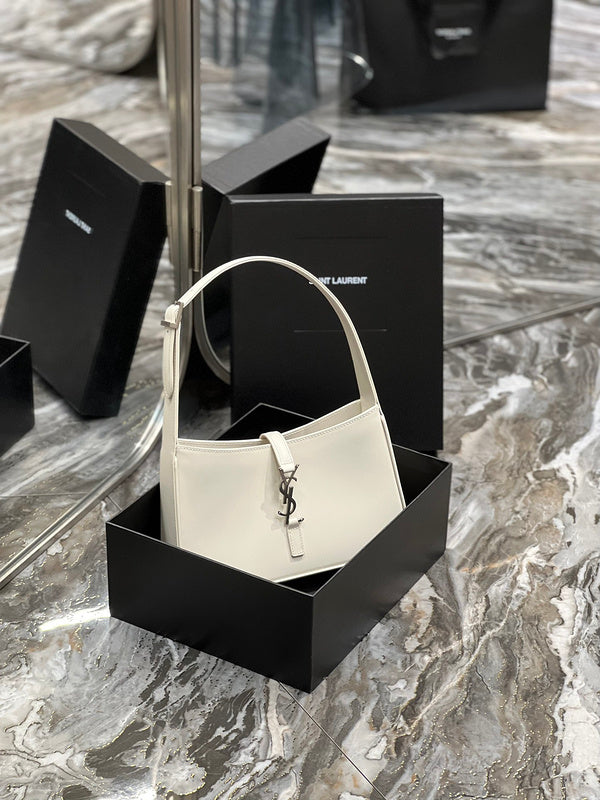 Amelia - YSL Bag - 2485