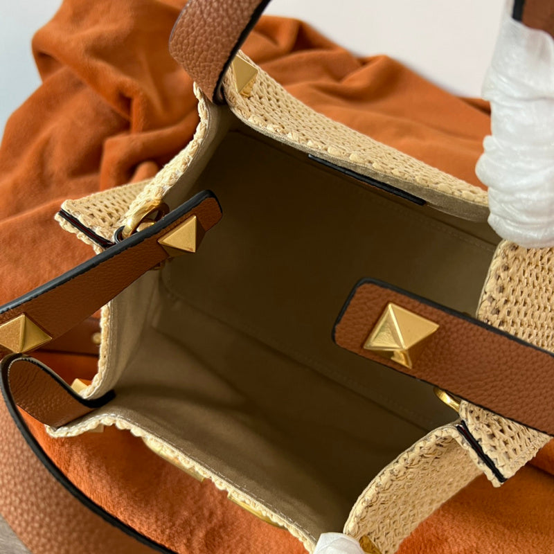 VAL LUXURY BAGS - FOR FASHION LOVERS  AFFORDABLE LUXURY BAGS- 1050