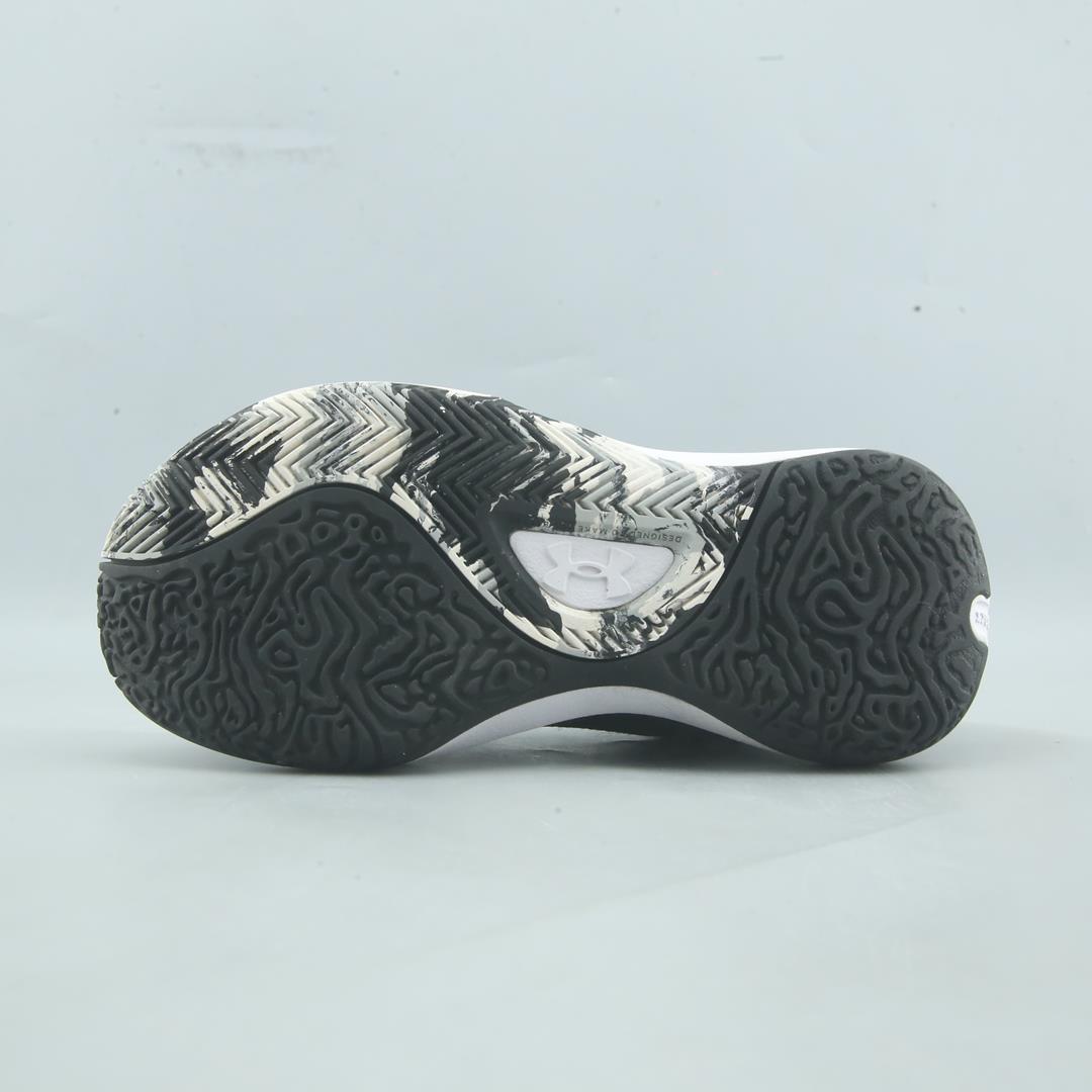 UNDER ARMOUR LOCKDOWN 6