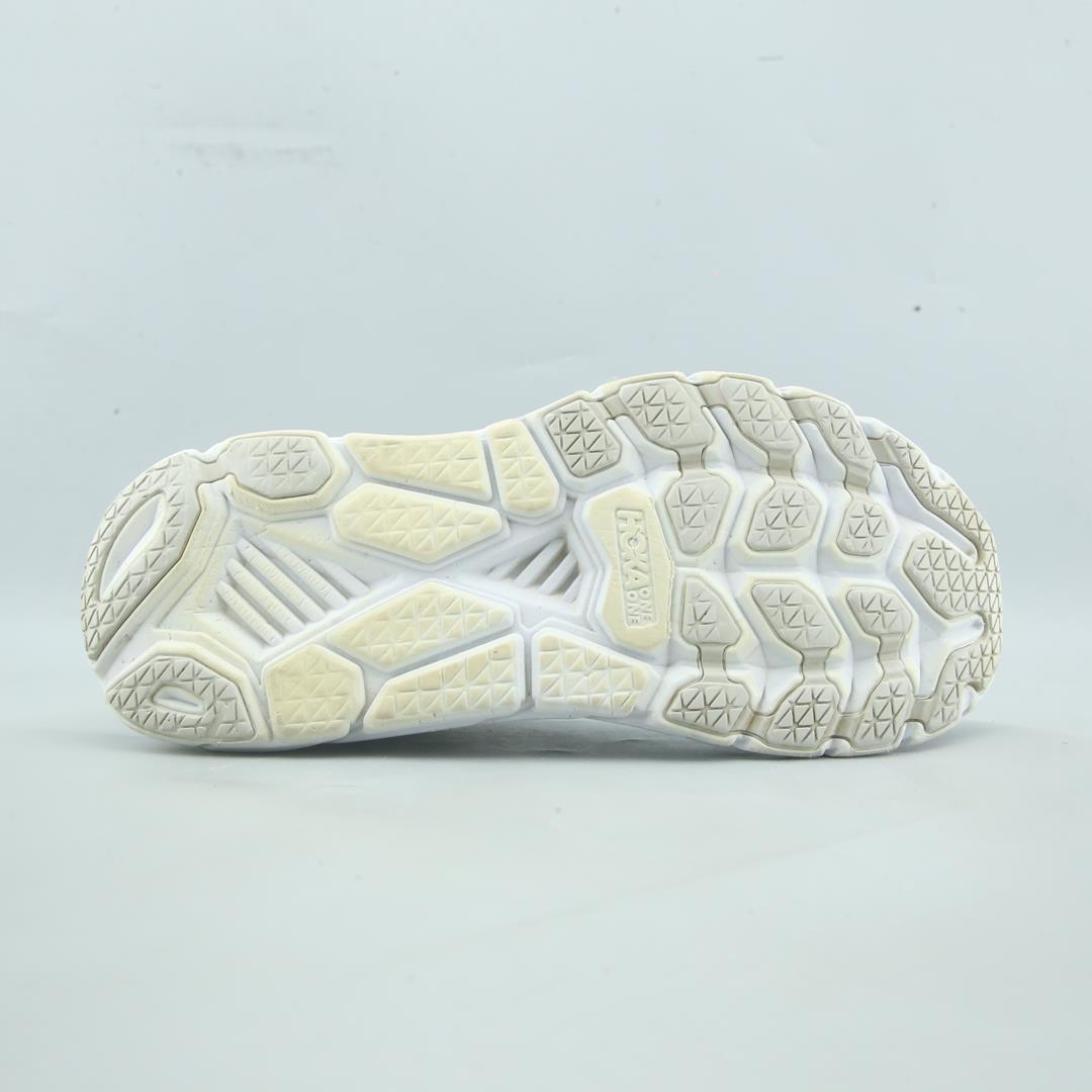HOKA ONE ONE CLIFTON 6