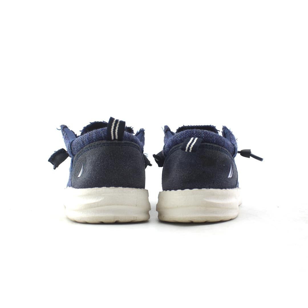 NAUTICA .